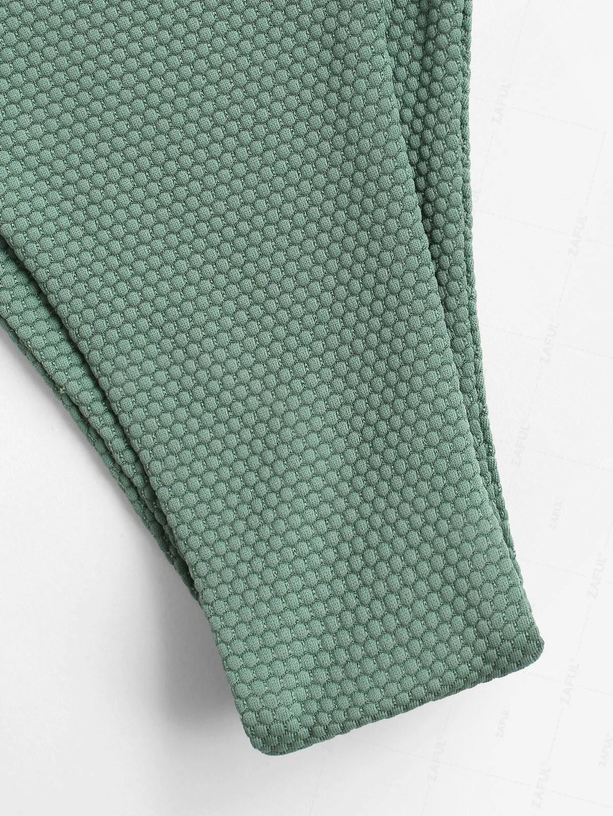 Biquíni sexy com textura, recortes e tiras finas