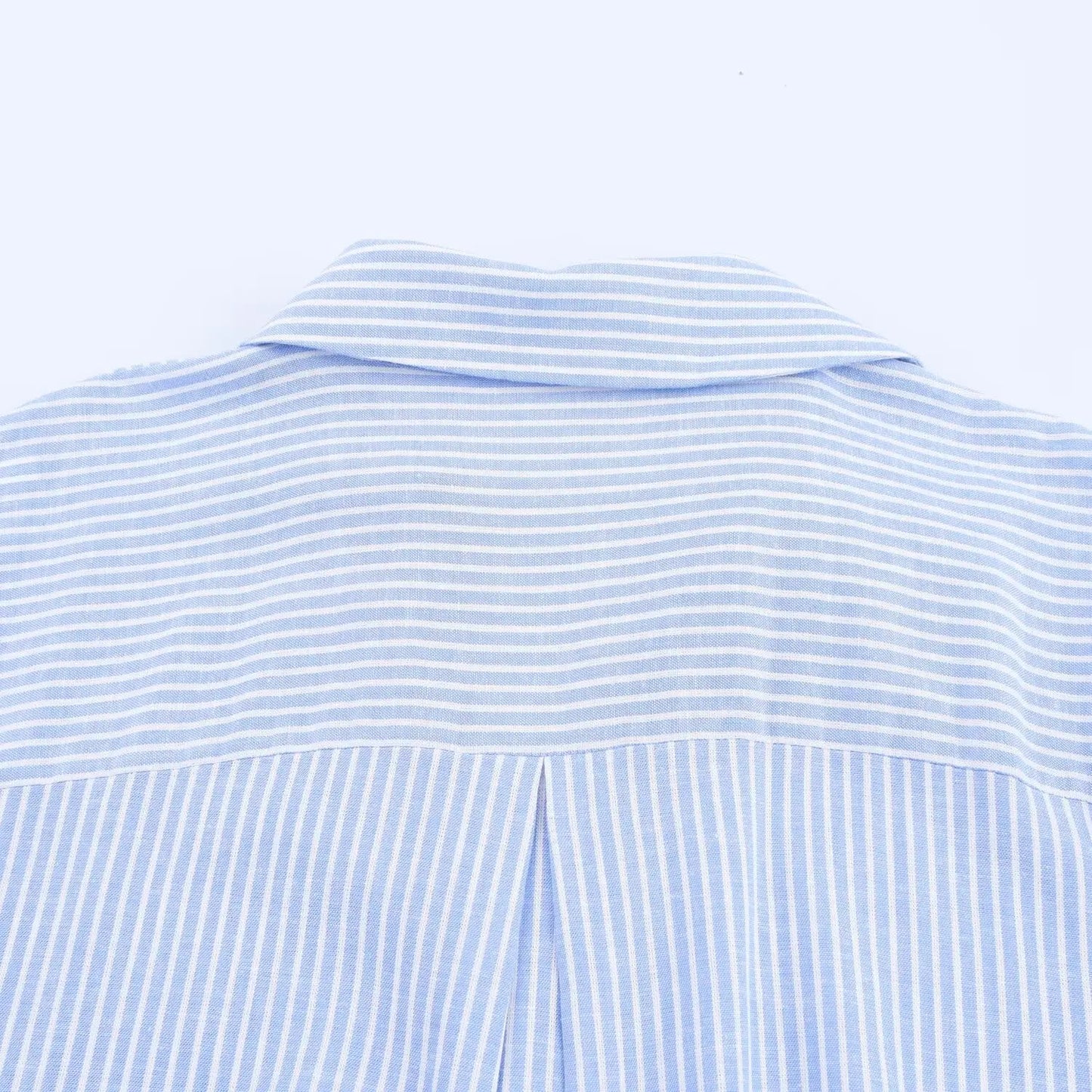 Camisa listrada em linho BSK&amp;TRAF novidade 2025. Versátil para o dia a dia e benefícios casuais.