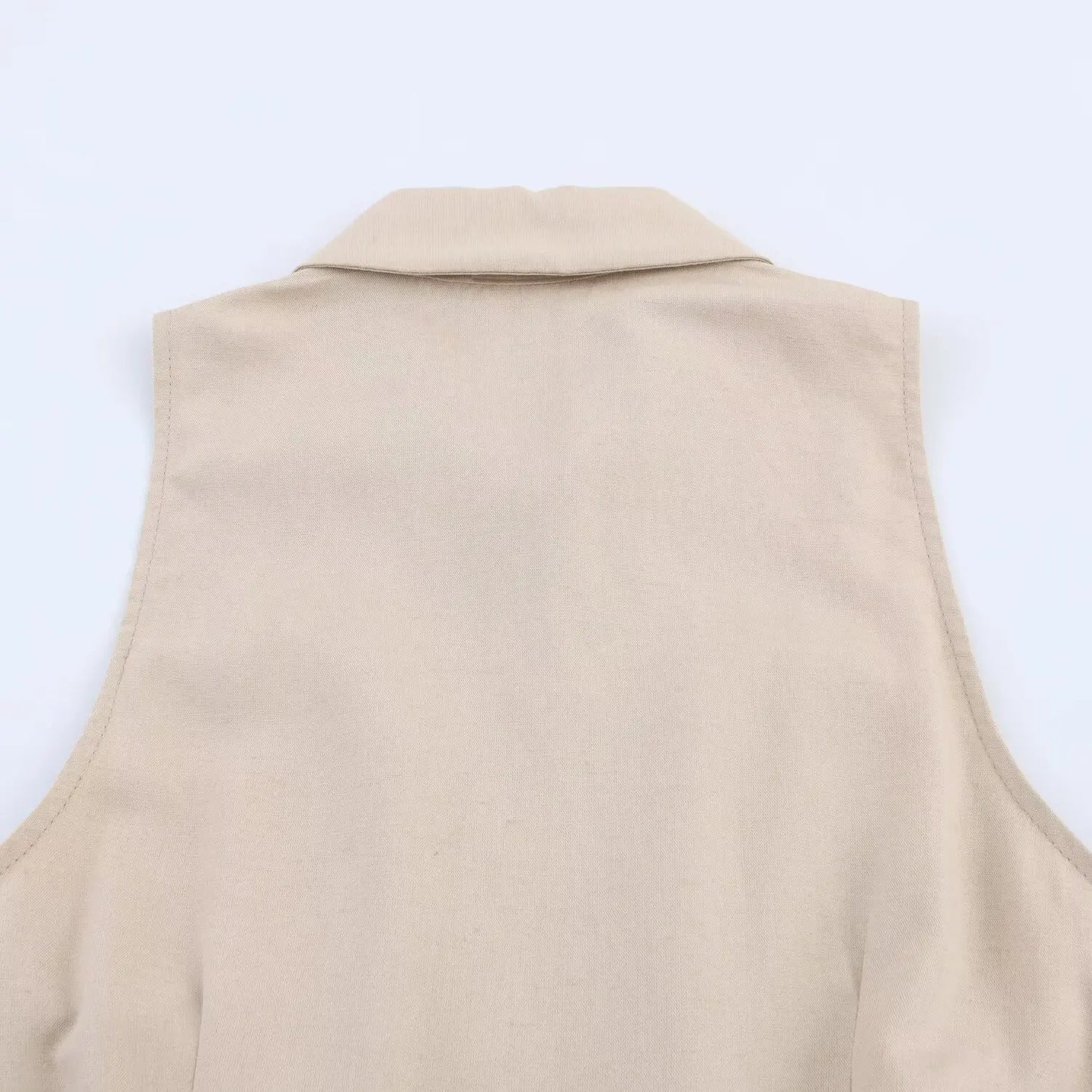 Vestido feminino mini, verão 2025, casual retrô, sem mangas, com cinto, gola redonda e cor lisa