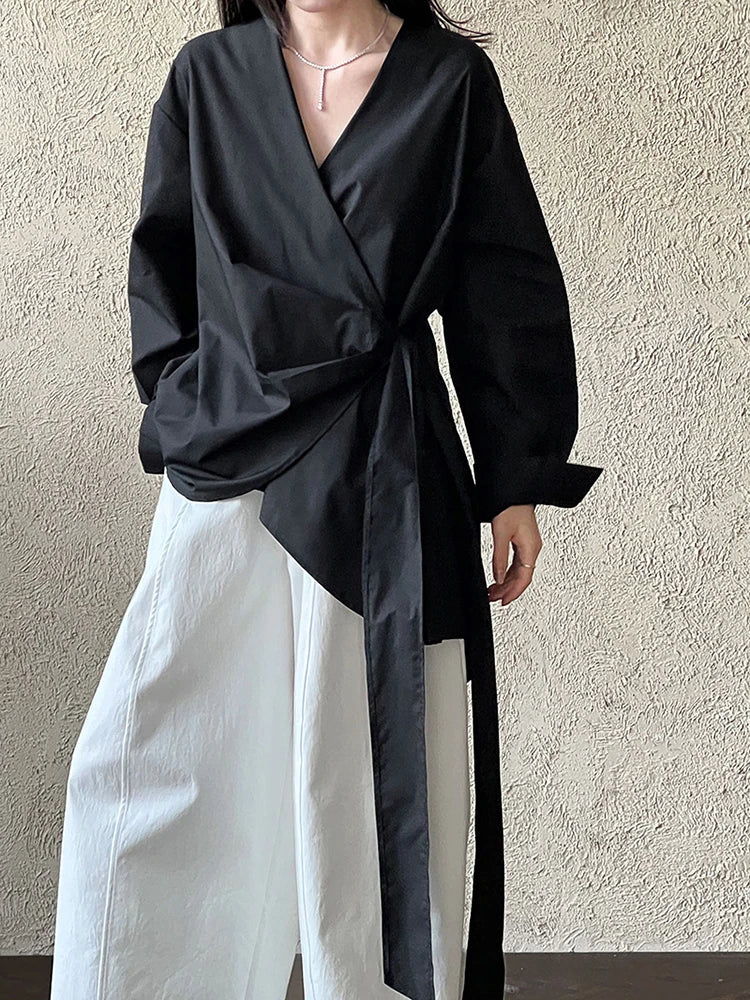 Blusa feminina preta com amarração, elegante, assimétrica, tamanho amplo para primavera e outono 2025.