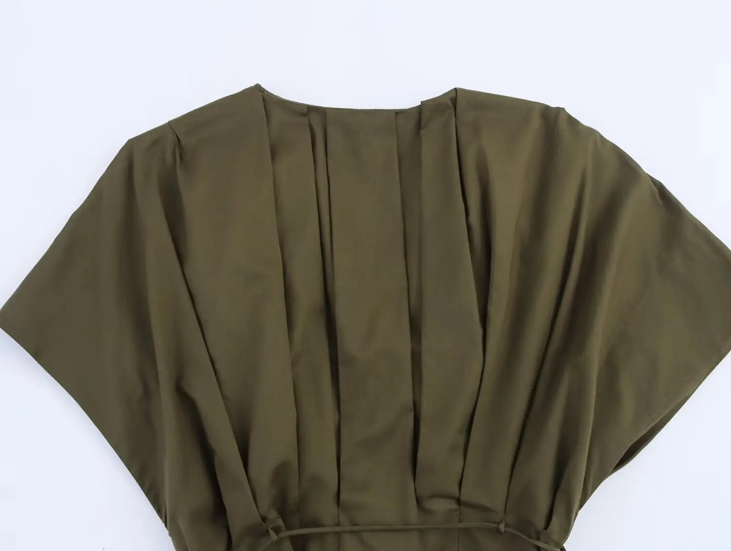 Vestido feminino lançamento  2025, com pregas, ombro caído, manga curta e comprimento midi/longo