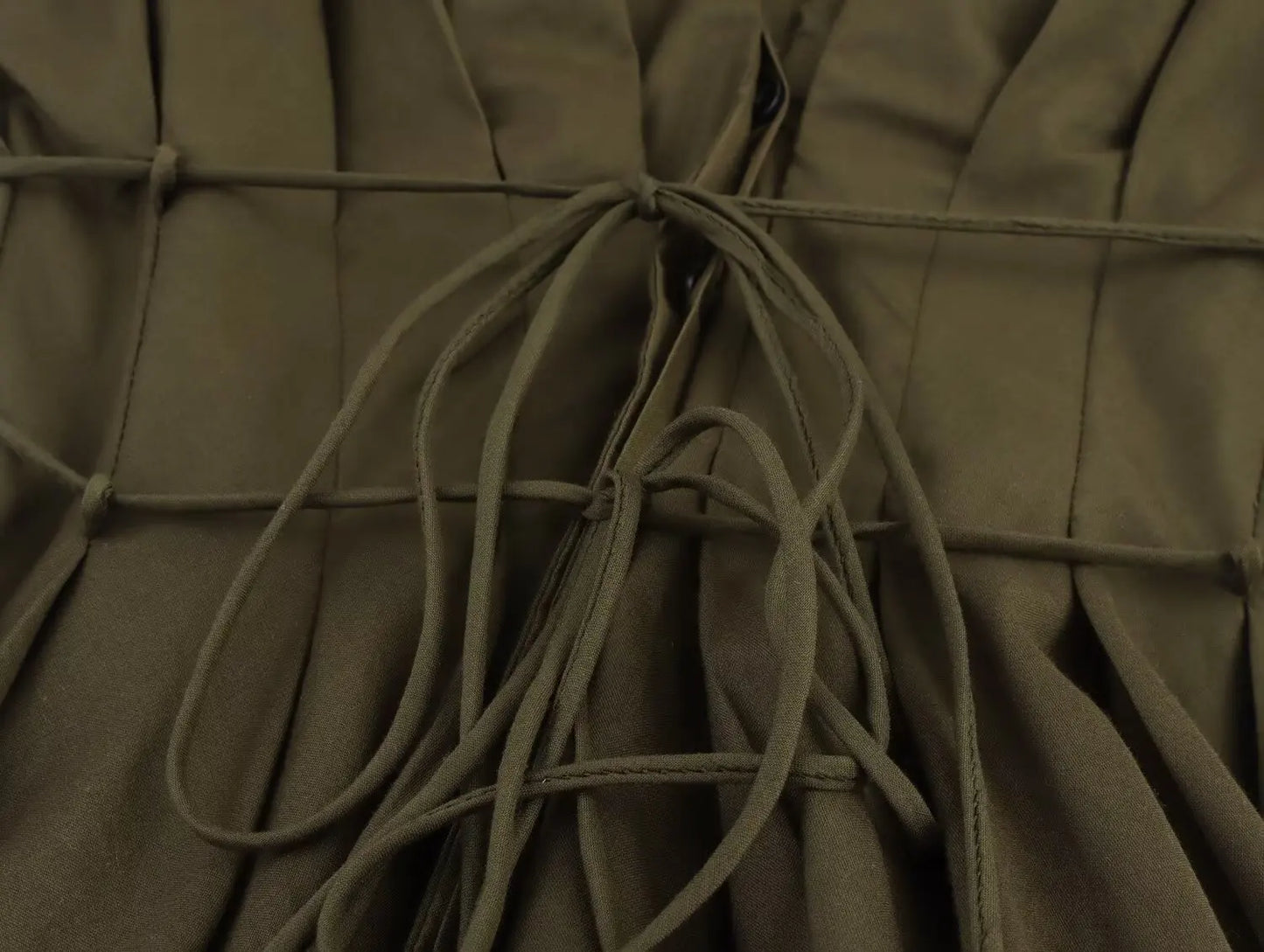 Vestido feminino lançamento  2025, com pregas, ombro caído, manga curta e comprimento midi/longo