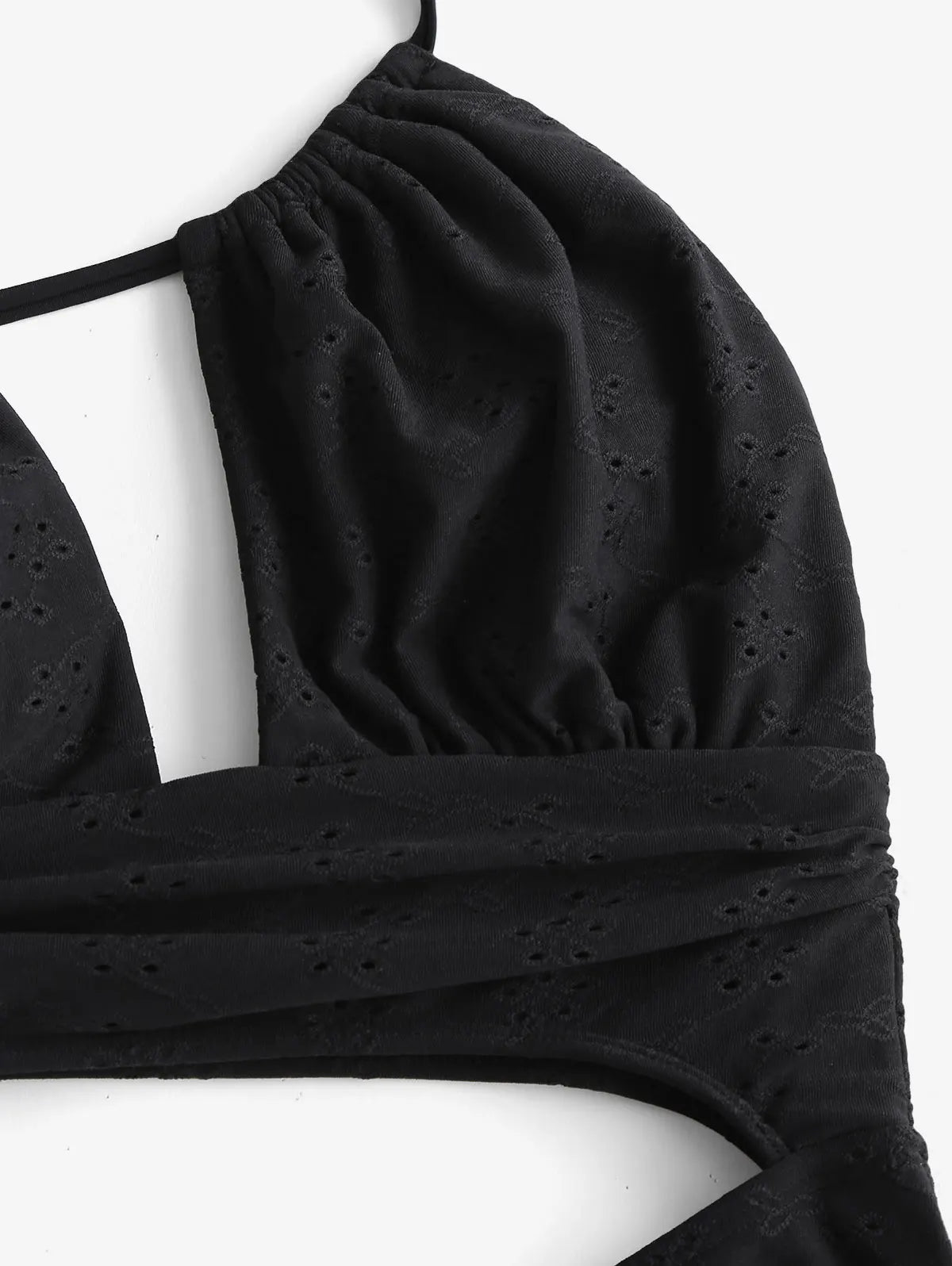 Maiô de um ombro só com recortes (cutout) em bordado inglês.