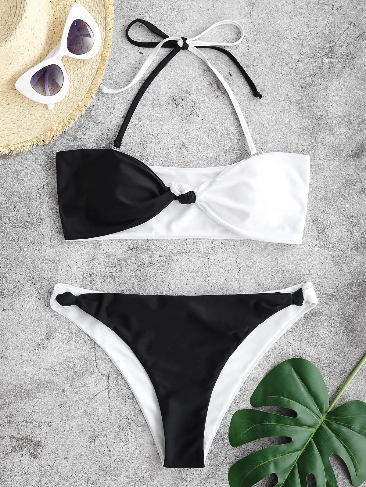 Conjunto de biquíni bicolor.