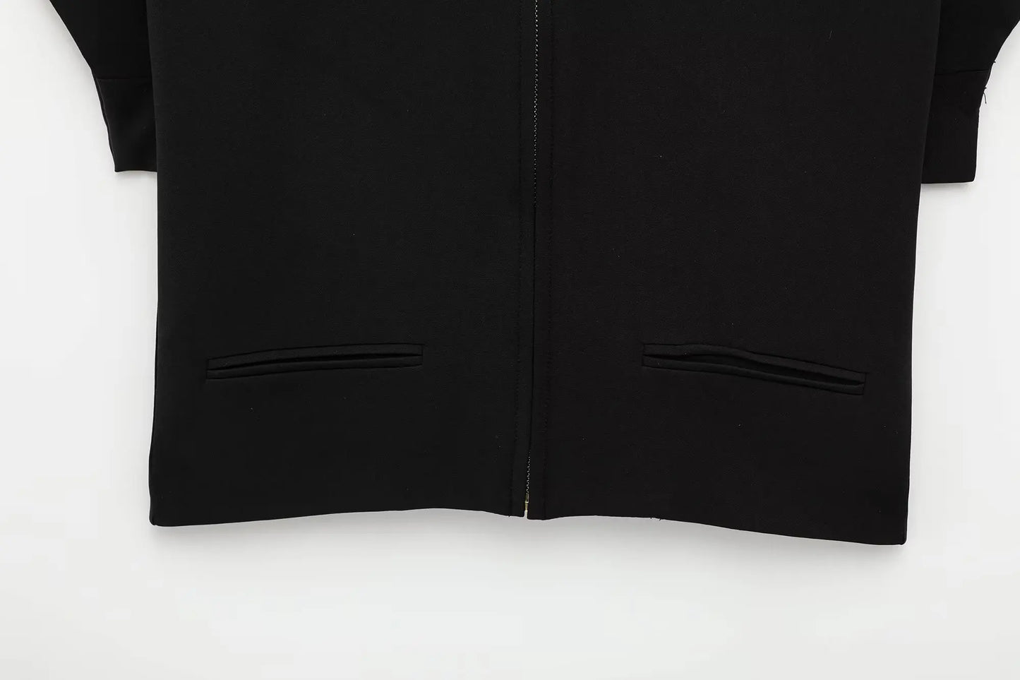 Camiseta feminina curta de verão 2025, lisa, simples e casual, com lapela e manga curta. 