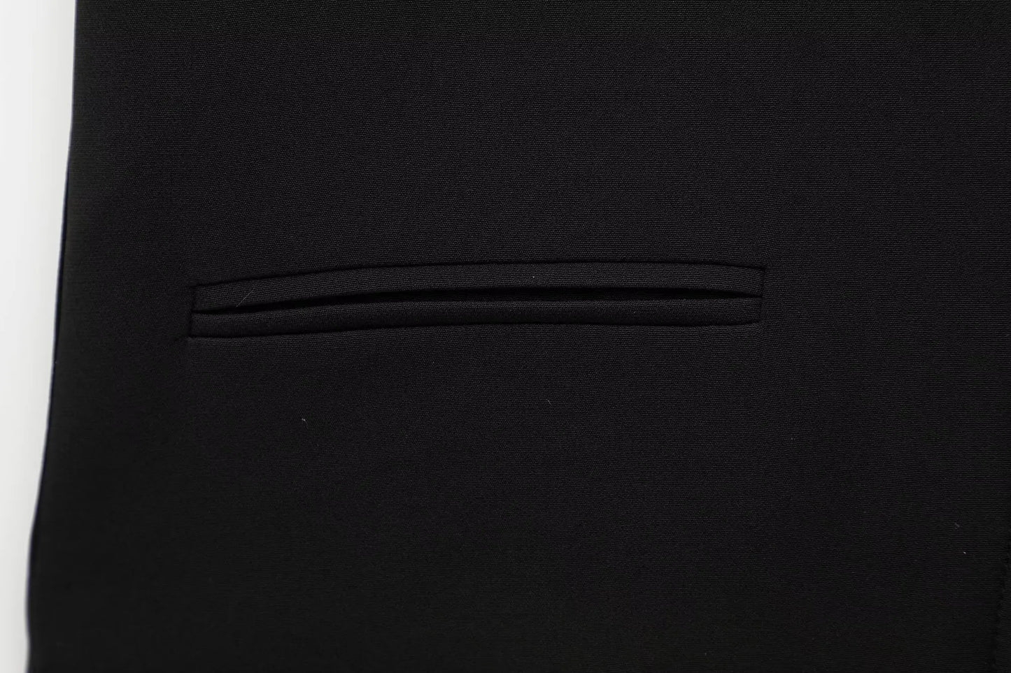 Camiseta feminina curta de verão 2025, lisa, simples e casual, com lapela e manga curta. 