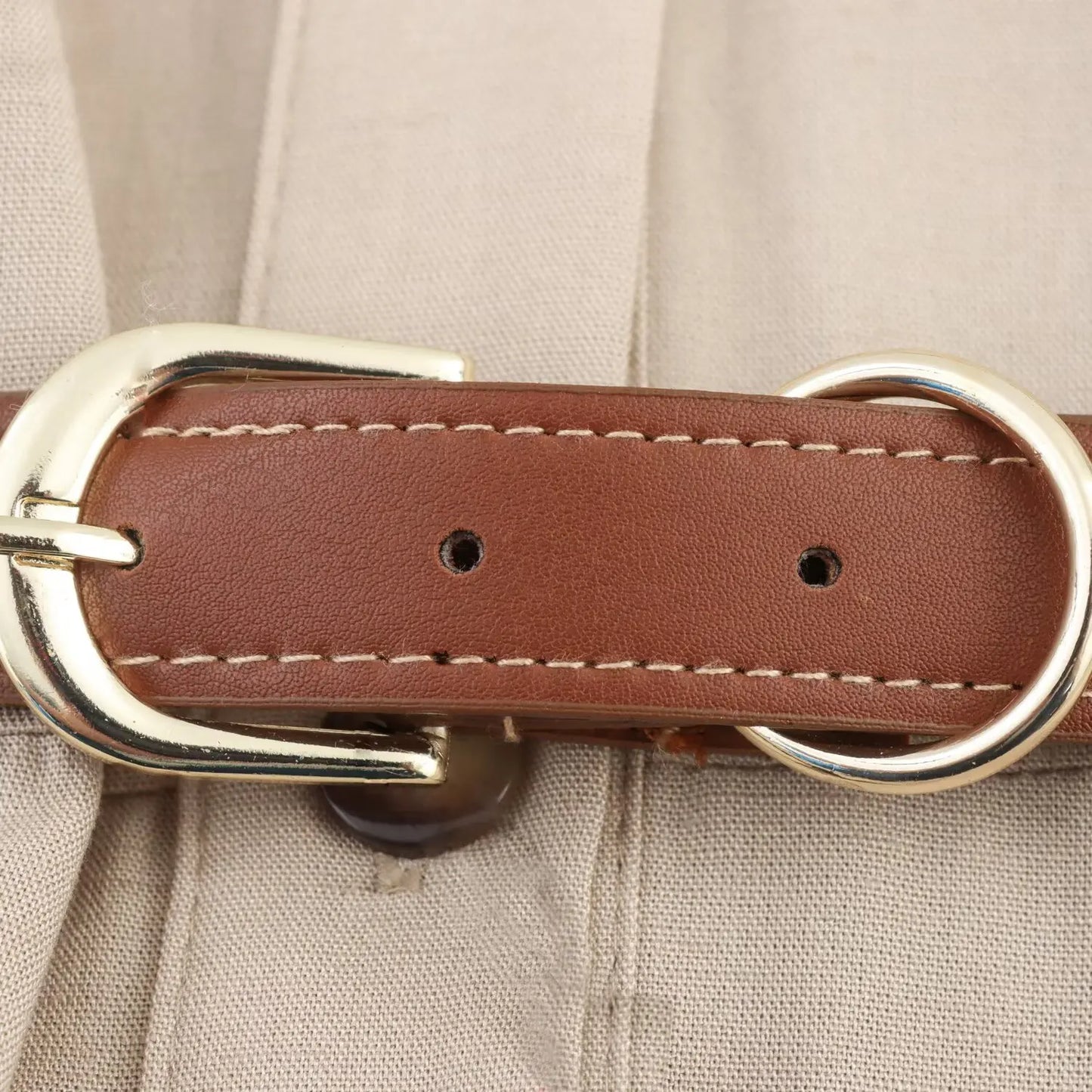 Vestido feminino mini, verão 2025, casual retrô, sem mangas, com cinto, gola redonda e cor lisa