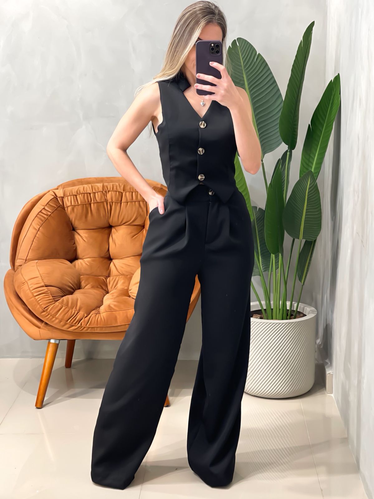 Conjunto em Alfaiataria Colete e Calça Pantalona Sofia