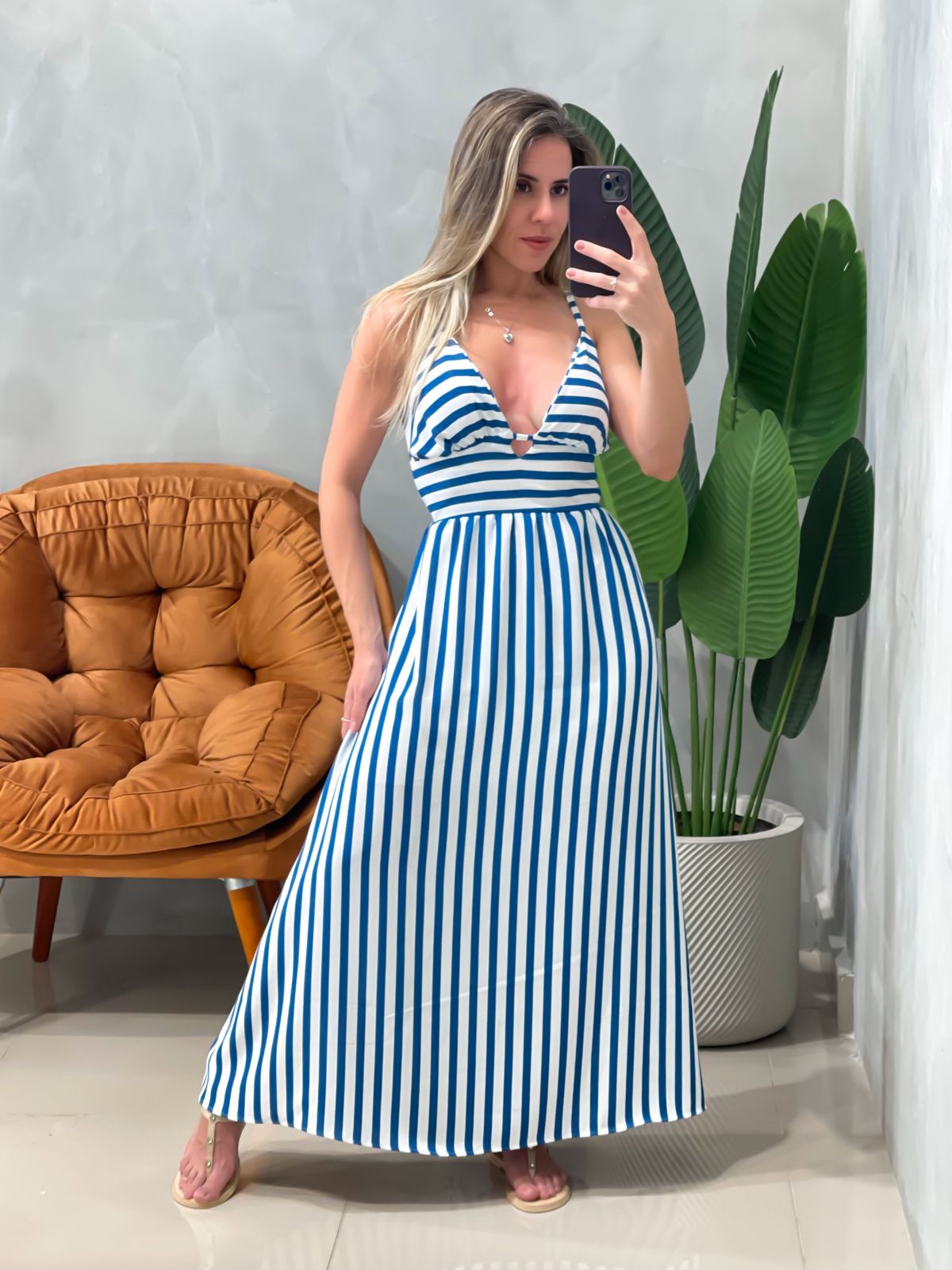 Vestido Midi em Duna com Decote e Amarração Maiara R