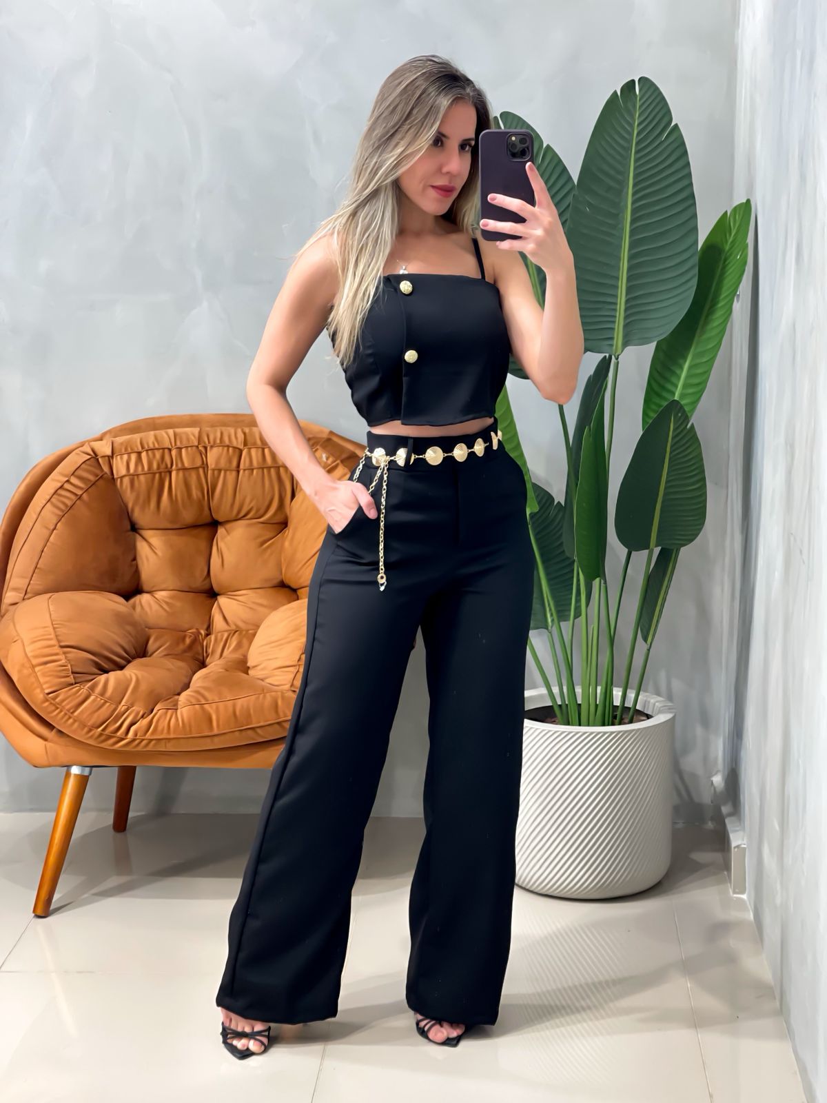 Conjunto em Alfaiataria Calça Pantalona e Cropped Bianca