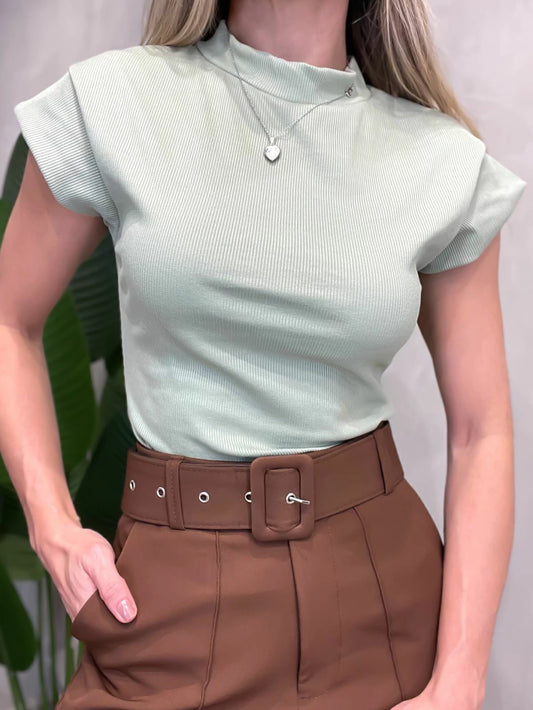 Blusa Feminina em Ribana Muscle Tee com Gola Tuane